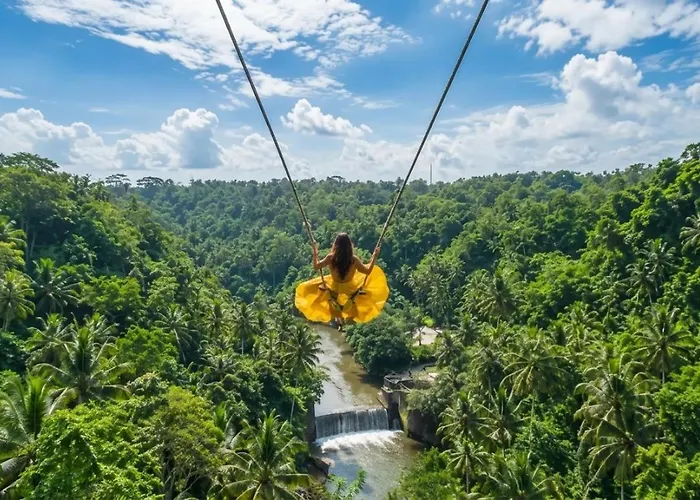 Bongkasa Guest House Near Real Bali Swing By Eco Tradi منزل ريفي